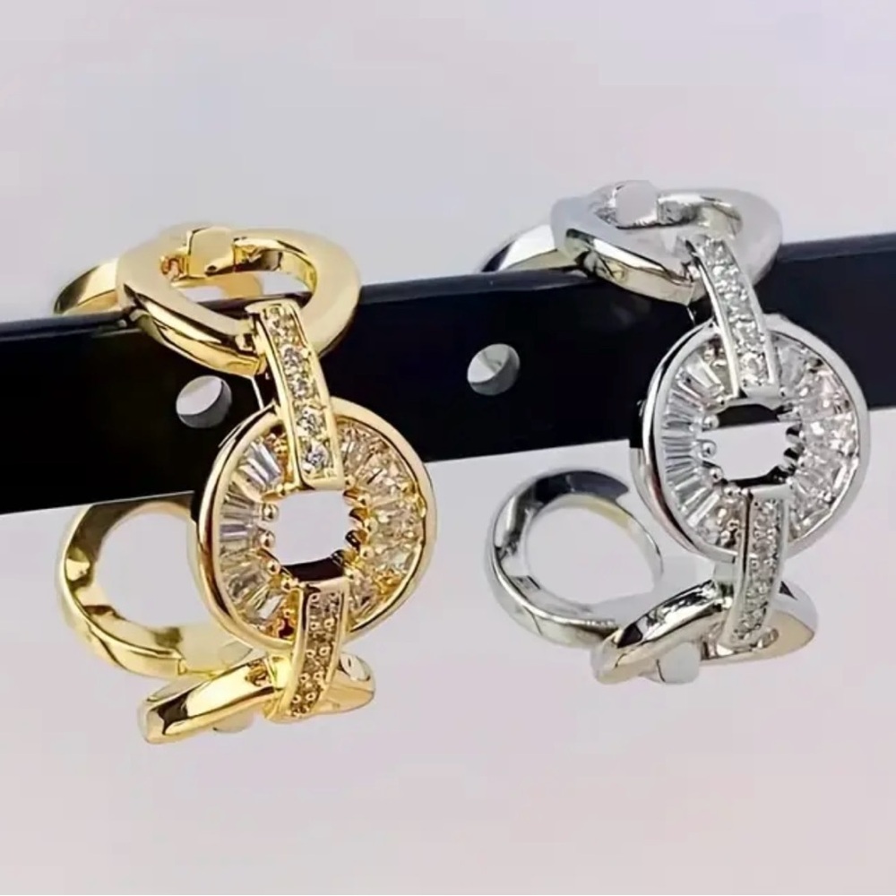 New, Adjustable Gold and Silver Hypoallergenic Women's Ring with Cubic Zirconia. - Picture 3 of 6